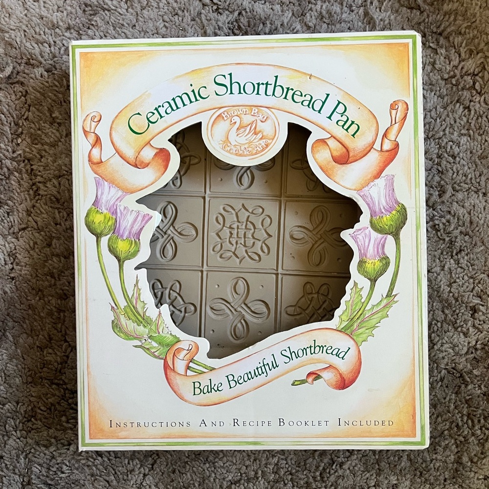 Brown Bag Cookie Art Ceramic Shortbread Pan. New